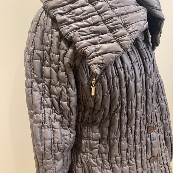 Very nice warm puffer jacket in soft brown color - Picture 6 of 7